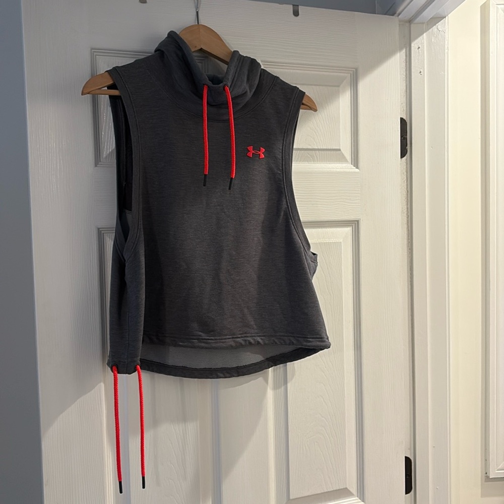 Cowl neck active cropped top